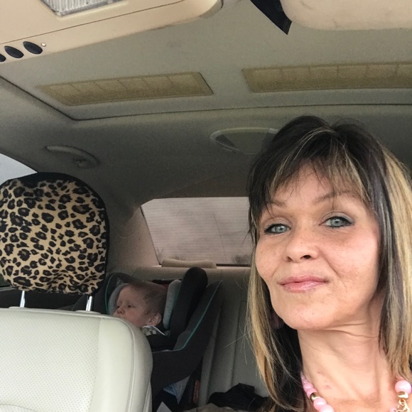 Meet your Posher, Shannon - Picture 2 of 2